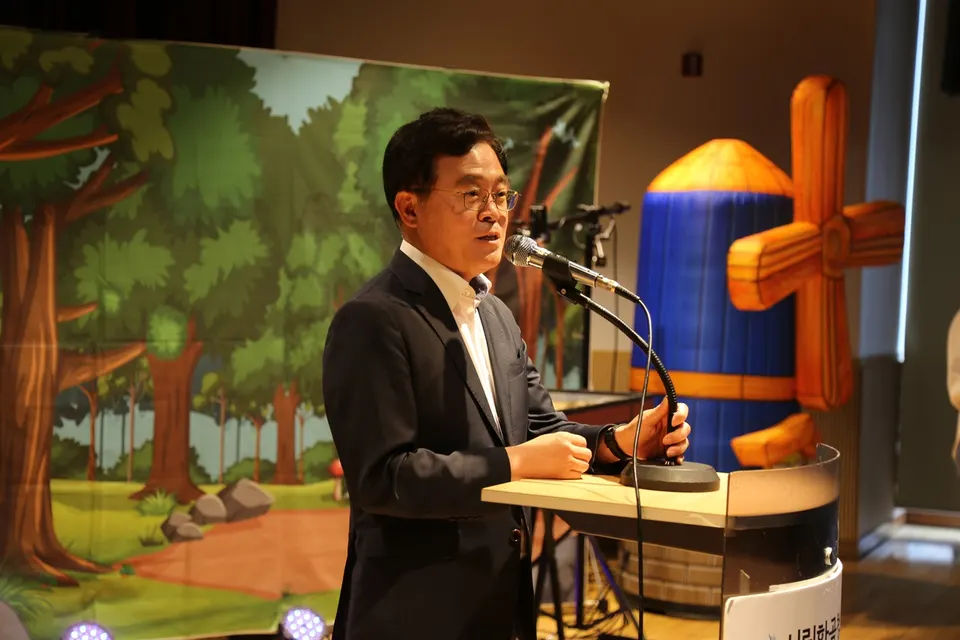 ‘상상팡팡 페스티벌’에서 진교훈 강서구청장이 축사를 하고 있다