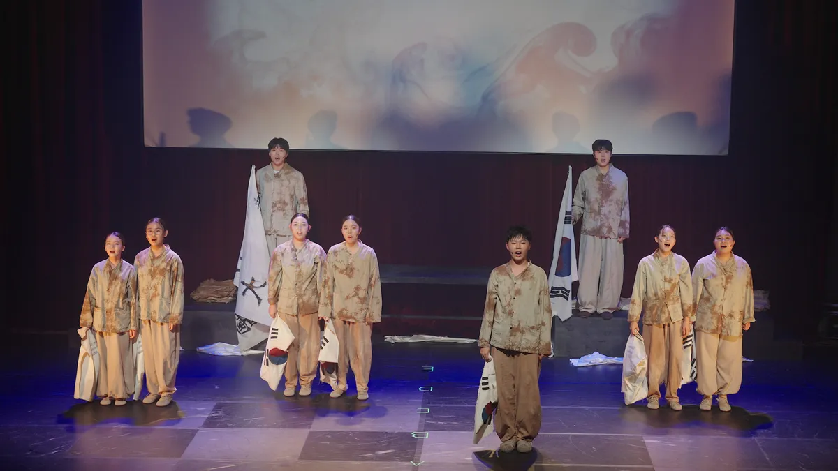 창작 뮤지컬 ‘그날이 오면’ 공연 모습. 임서우, 방수연, 한지수, 엄지유, 송병건, 조안나, 이수경, 김은총, 오태경 청소년이 뮤지컬 단원으로 참여했다